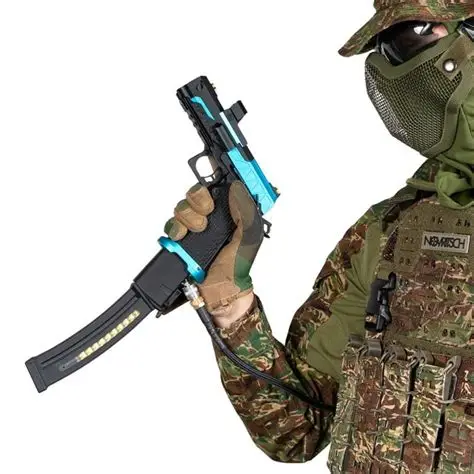 Novritsch HPA adapter pisztolyra szerelve, BB-rögzítő karral
